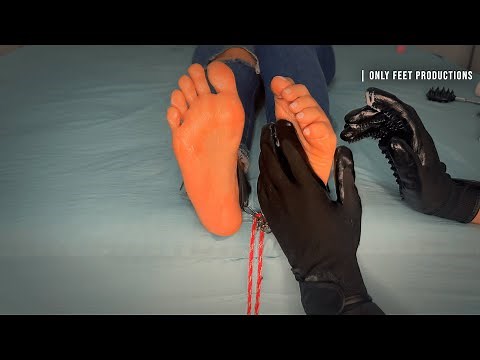 Alien's Ticklish Experiment!