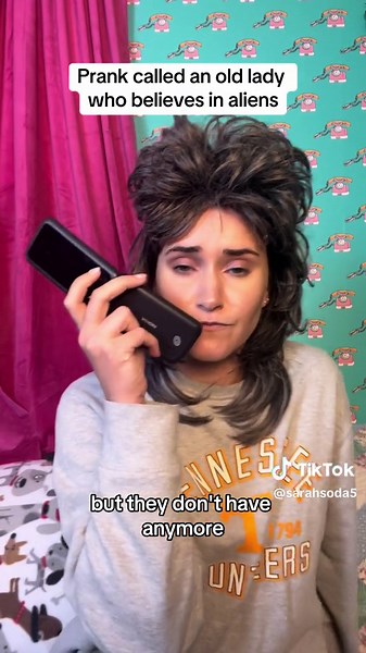 Alien Sighting Prank Call with Old Lady | Sue Dillon