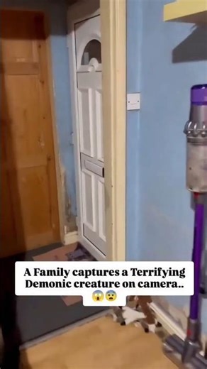 When the noises didn’t stop, the father decided to step outside into the dark alley to check. 👀 🤔