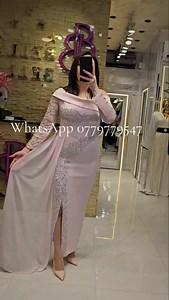 Robe soirée avec perlage les tailles disponibles 36 38 40 42 44 les commandes sur WhatsApp #les robes soirées classes #فساتين سهرة #فساتين أفراح #BellaBella #الجزائر | Bella Bella