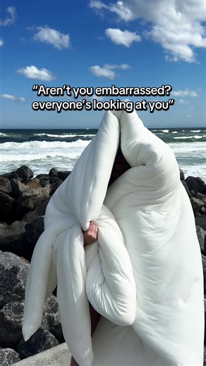 Stop fighting for your life with a flat comforter #fyp #trending #viral #funny #mellowsleep