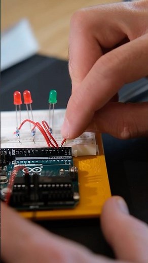How to code LEDs | first steps with arduino board