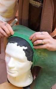 Alien Invasion Cosplay Creations! | 5-Minute Workouts