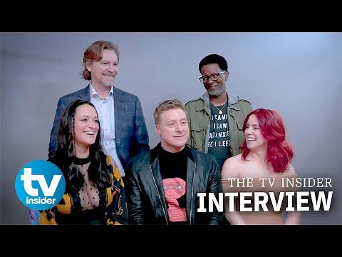 The RESIDENT ALIEN team gives an exclusive, talks Harry's feathered romance, and more | TV Insider