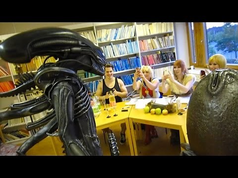Pilerud & Arty Anna cosplay - Xenomorph & Ripley at NärCon 2014