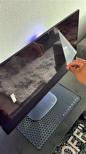 ALIENWARE on Instagram: "The AW2725Q delivers elite visuals, every time ✨ Bring your setup to a whole new level with 4K QD-OLED performance and 240Hz refresh rate 🦾"