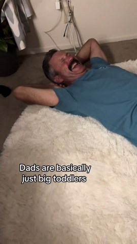 Anyone else’s parents js walk in and crack jokes #dad #dadsoftiktok #funnydad #laugh #dadjokes