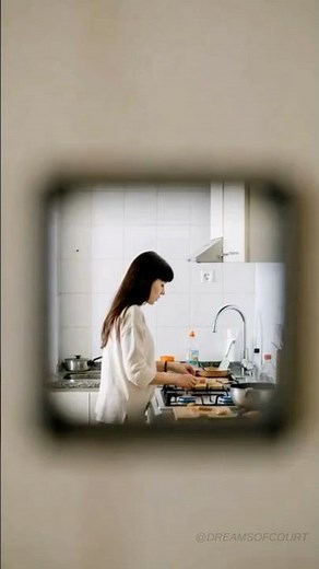 Did the Cameraman Just Catch an Alien Cooking?! 👀👽 #ai #viralvideo #women