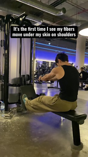 I might have alien gains cuz my chest and quads could do this when I flex. #aliengains #musclespasm #muscle