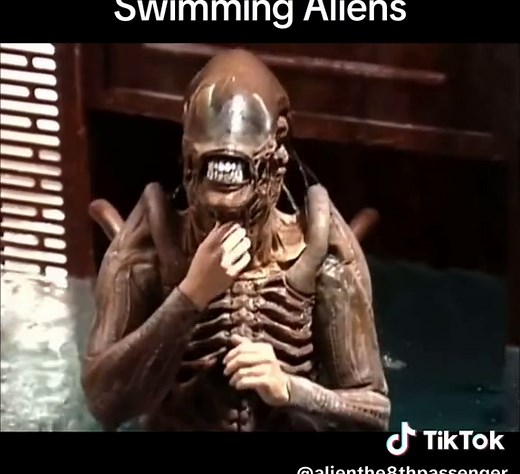 Swimming Aliens #alien #alienmovie #alienresurrection #inspacenoonecanhearyouscream #xenomorph #behindthescenes #makingof #practicaleffects #scifihorror #aliencreature #spacehorror #spacecreature