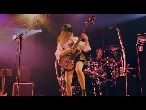 【10 Million Views】 "Alien Alien" Live Version [Live Movie] / Fami。 (Bass Cover)