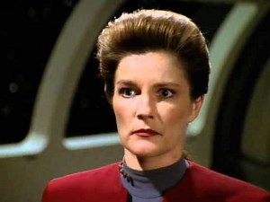 Janeway vs. evil Alien