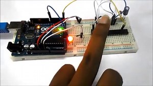 How to establish UART communication between ATmega8 and Arduino Uno?