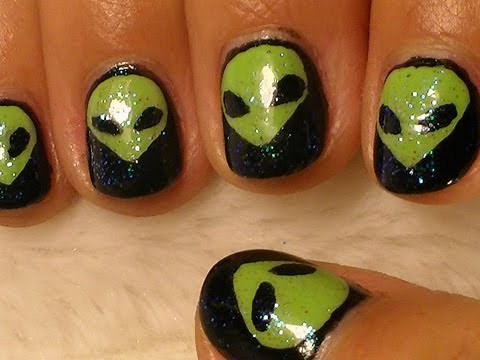 Alien Nail Art
