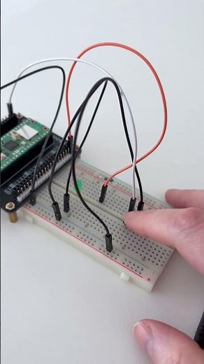 Raspberry Pi Pico 2 LED and Button Project