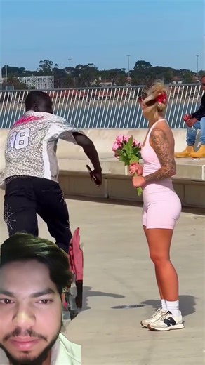 Duckling saves seriously injured cat🐥 #Duck Rescue #CuteAnimals #Animal Rescue 🐥🐥🐥🐥👍