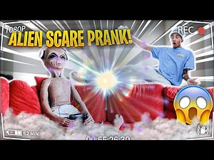 HILARIOUS "ALIEN" SCARE PRANK ON BOYFRIEND...