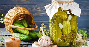 “I’m in a pickle” ってどういう意味？「ピクルス」を使ったおもしろい表現 | 英語たいむ