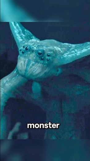 Alien Parasite Monster Mimics Human Behavior Bizarrely.#moviereview #futurelink #alienmovie #monster