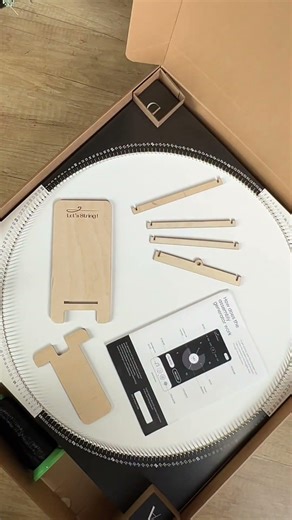 Some hang posters. Others turn artists into string art😌