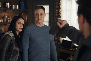 Resident Alien Season 4 Enters Production with Behind-the-Scenes Sneak Peek (WATCH)