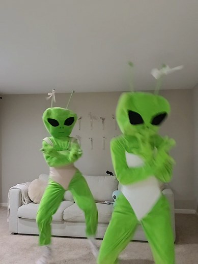 Slaylien Cosplay: Outfit, Makeup, and Nike Pro for Alien Costume