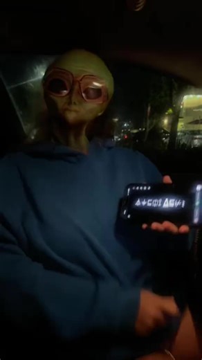 Alien Prank Video at the Mall – Fun Moments Captured