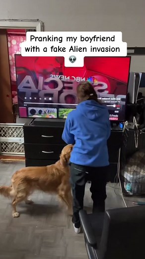 Pranking my boyfriend with a fake Alien Invasion #fyp #alien #UFO #couples #pranks #prankster #jumpscare