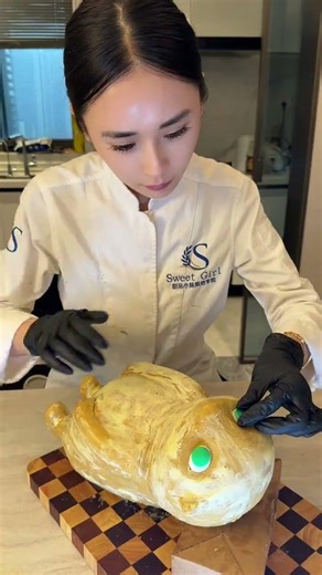 Discover Little Green Alien Cake - A Must-Try Douyin Dessert