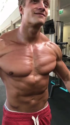 Alien Gains vs Munz Wave #aliengains #munzwave #mindmuscleconnection #mindmuscle #musclecontrol #bodybuilders#teenbodybuilding