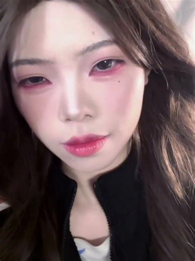 Elevate Your Eye Game: Easy Contrast Makeup for Puffy Eyes